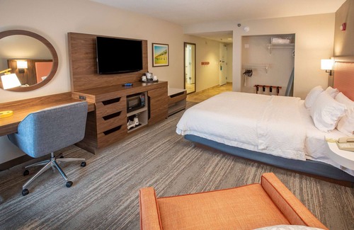 Northeast Pensacola Hotel | Hampton Inn Pensacola-Airport (Cordova Mall Area)