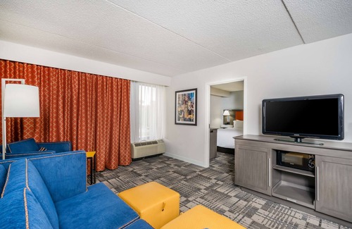 Plymouth Meeting Hotel | Hampton Inn Philadelphia/Plymouth Meeting