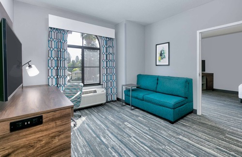 Westside Santa Cruz Hotel | Hampton Inn Santa Cruz