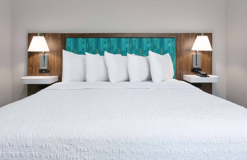 Westside Santa Cruz Hotel | Hampton Inn Santa Cruz
