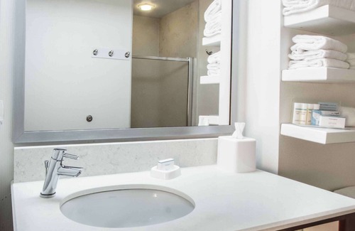 South Haven Hotel | Hampton Inn South Haven
