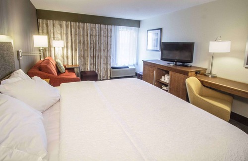 South Haven Hotel | Hampton Inn South Haven