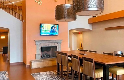 Palm Valley Hotel | Hampton Inn & Suites Phoenix-Goodyear