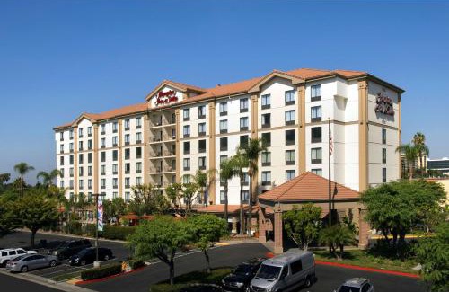 Anaheim Resort Hotel | Hampton Inn & Suites Anaheim Garden Grove
