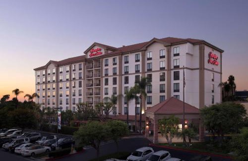 Anaheim Resort Hotel | Hampton Inn & Suites Anaheim Garden Grove