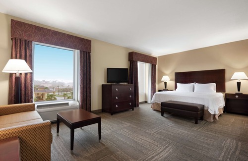 Brunswick Hotel | Hampton Inn & Suites Brunswick