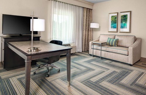 Dunwoody Hotel | Hampton Inn & Suites by Hilton Atlanta Perimeter Dunwoody