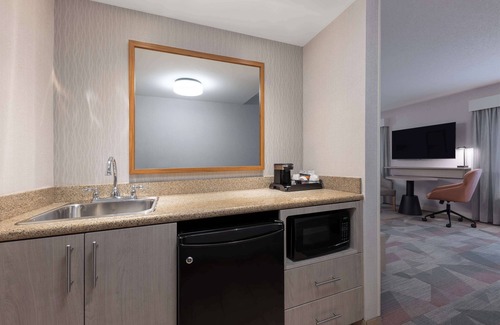 Moncton Hotel | Hampton Inn & Suites by Hilton Moncton