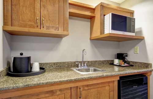 Guelph Hotel | Hampton Inn & Suites by Hilton - Guelph