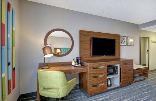 Guelph Hotel | Hampton Inn & Suites by Hilton - Guelph