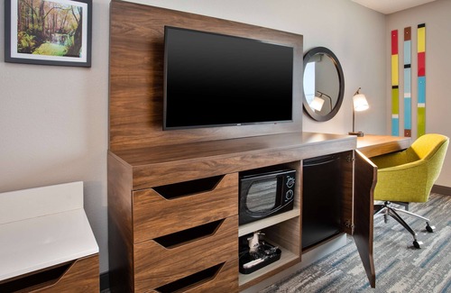 Caloosahatchee Hotel | Hampton Inn & Suites - Cape Coral/Fort Myers Area, FL