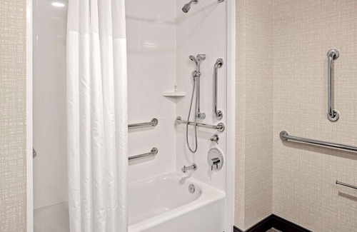 Dent Hotel | Hampton Inn & Suites Cincinnati West