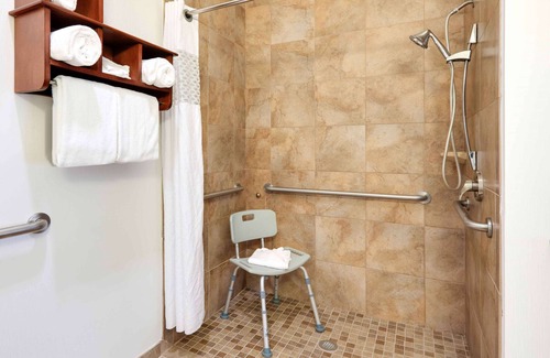 Southeast Arlington Hotel | Hampton Inn & Suites Dallas-Arlington-South
