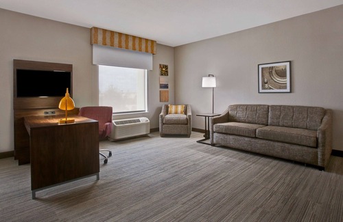 DeSoto Hotel | Hampton Inn & Suites Dallas-DeSoto