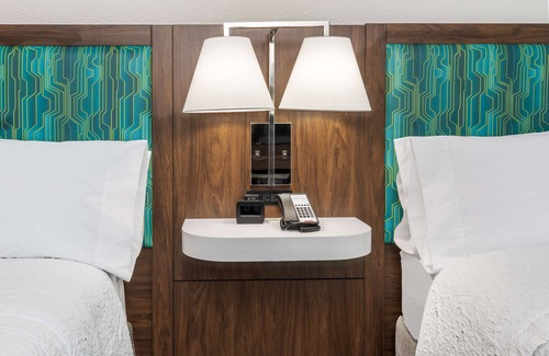 West Dallas Hotel | Hampton Inn & Suites Dallas I-30 Cockrell Hill
