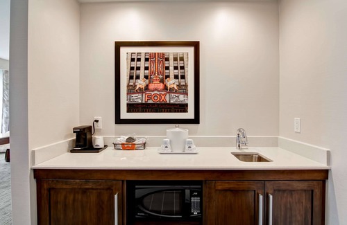 Troy Hotel | Hampton Inn & Suites Detroit/Troy