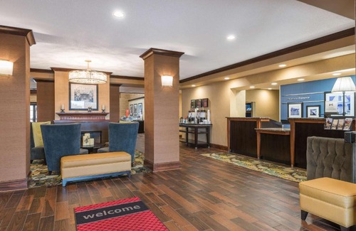 Florence Hotel | Hampton Inn & Suites Florence Center