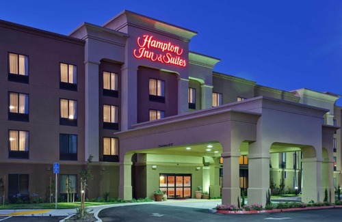 Herndon Hotel | Hampton Inn & Suites Fresno - Northwest