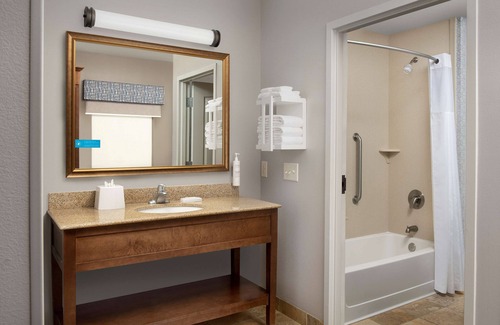 Holly Springs Hotel | Hampton Inn & Suites Holly Springs