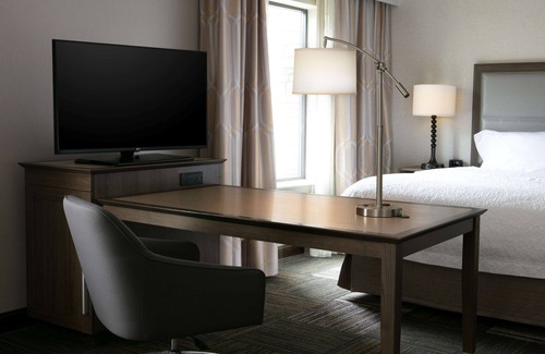 Hudson Hotel | Hampton Inn & Suites Hudson