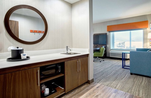 Indio Hotel | Hampton Inn & Suites Indio