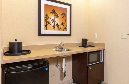 Northside Hotel | Hampton Inn Suites Jacksonville Airport