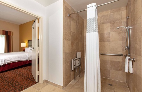 Northside Hotel | Hampton Inn Suites Jacksonville Airport