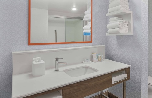 Macon Hotel | Hampton Inn & Suites Macon I-75 North