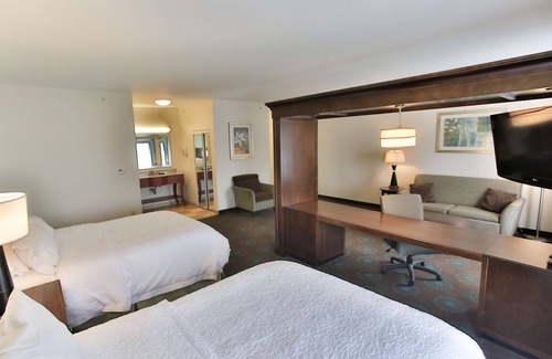Middlebury Hotel | Hampton Inn & Suites Middlebury