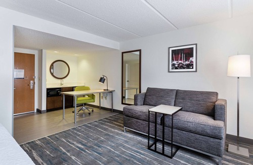 Florida Central Atlantic Coast Hotel | Hampton Inn & Suites Orlando Intl Dr N