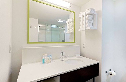 Florida Central Atlantic Coast Hotel | Hampton Inn & Suites Orlando Intl Dr N