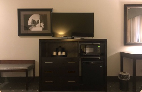 Glenwood South Hotel | Hampton Inn & Suites Raleigh Downtown
