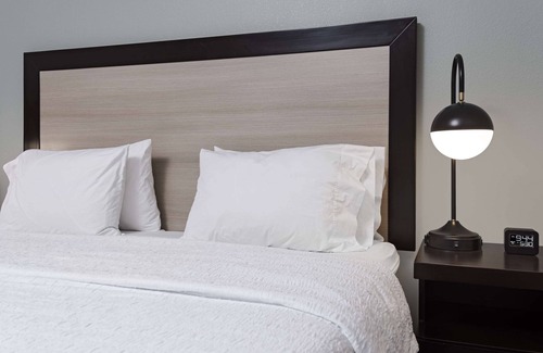 Glenwood South Hotel | Hampton Inn & Suites Raleigh Downtown
