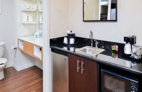 Burlingame Hotel | Hampton Inn & Suites San Francisco-Burlingame-Airport South