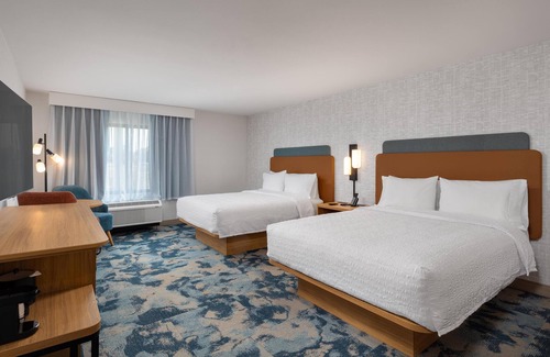 Midway District Hotel | Hampton Inn & Suites San Diego Seaworld