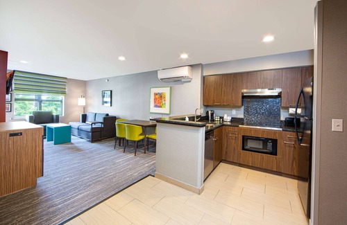 Lower Queen Anne Hotel | Hampton Inn & Suites Seattle-Downtown