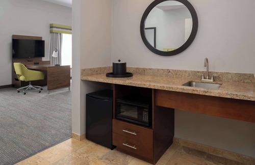 SeaTac Hotel | Hampton Inn & Suites Seattle-Airport/28th Ave