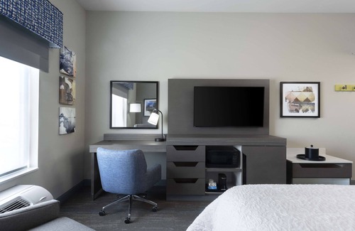 St. Charles Hotel | Hampton Inn & Suites St. Charles Old Town Area