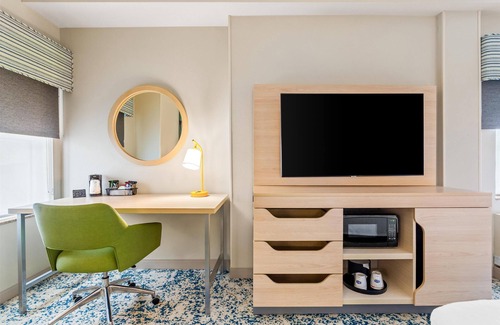 St. Petersburg Hotel | Hampton Inn & Suites St. Petersburg/Downtown