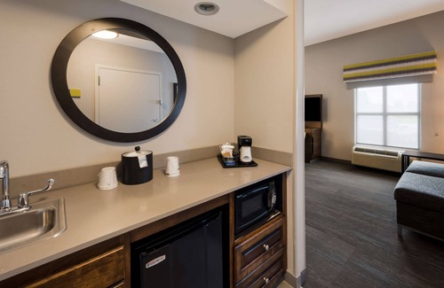 Fredericksburg Hotel | Hampton Inn & Suites Fredericksburg-at Celebrate Virginia