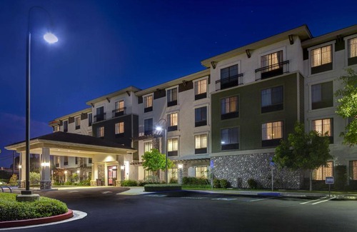 San Luis Obispo Hotel | Hampton Inn & Suites San Luis Obispo