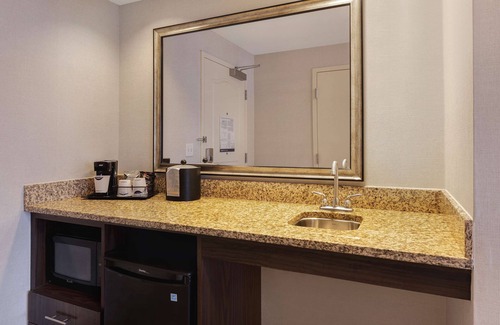 San Luis Obispo Hotel | Hampton Inn & Suites San Luis Obispo