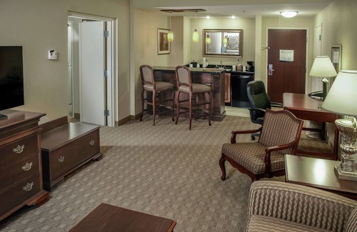 Canfield Hotel | Hampton Inn & Suites Youngstown-Canfield