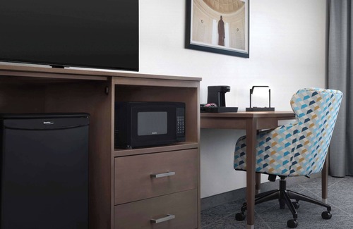 Brentwood Hotel | Hampton Inn Washington DC NoMa Union Station
