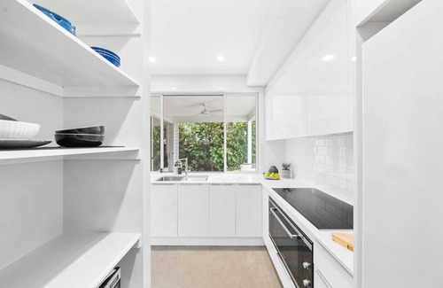 Burleigh Heads House | Hamptons By Khove Sum
