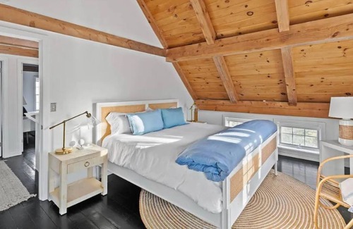 Sag Harbor Cottage | Hamptons Designer Cottage w Pool by Wölffer Estate