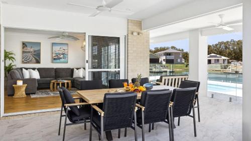 Yamba House | Hamptons House - Stylish Waterfront