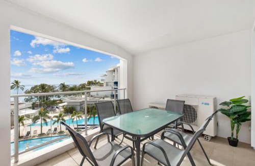 Urangan Apartment | Hamptons Meets Hervey Bay In Upmarket Resort - Ocean Views