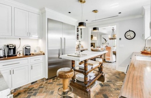 North Sea House | Hamptons Retreat ☀️ 5 bed 4 bath, salt water pool, gym, walk to water 🏖sleep10