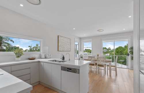 Auchenflower House | Hamptons Town Home~3Bed/2.5Bath/2Car~Auchenflower